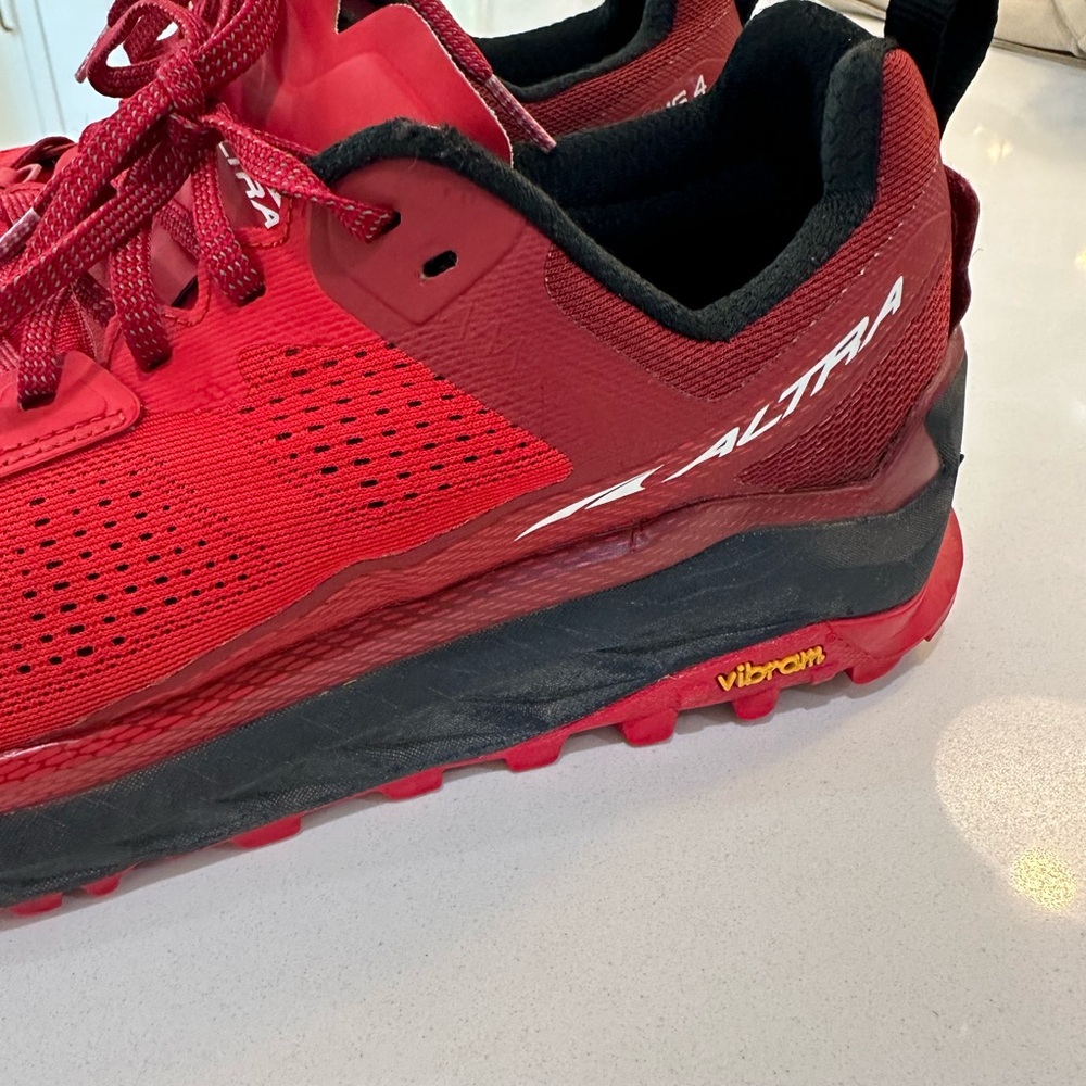 Altra Olympus 4 shoes red size 10